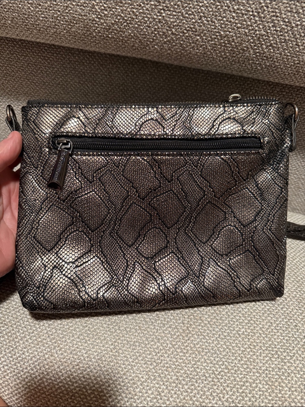 Enzo Angiolini Black Pewter Snakeskin Crossbody Bag - Picture 5 of 7